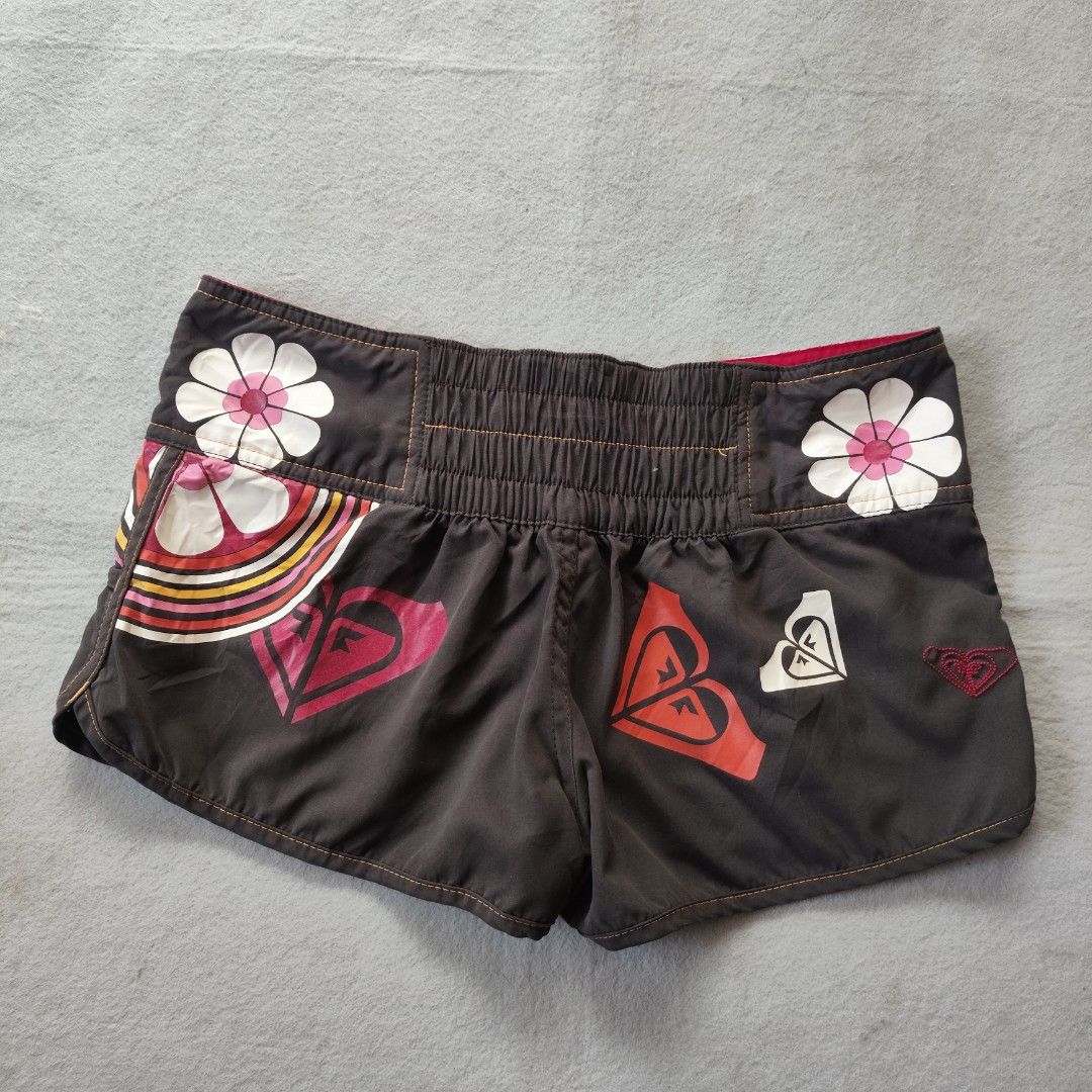 Vintage Roxy Highwaist Short (Category: Shorts) located in Balamban. Submitted by winston.jude (Listing ID 1461696222, Image 2). Description: small waist:30-32 length:9 like new condition no issues 480+sf🤝.