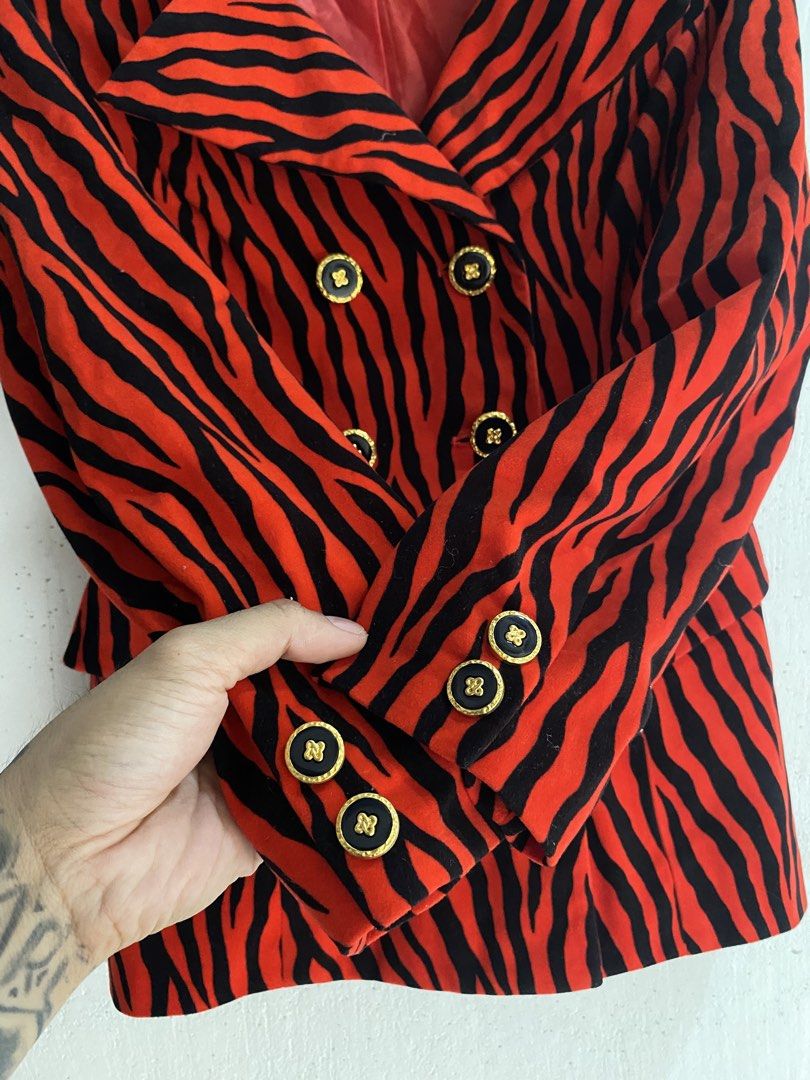 Vintage Vivien chic X Passion Beat (Category: Coats, Jackets and Outerwear) located in Quezon City. Submitted by yoshitandie (Listing ID 1461655780, Image 2). Description: Vintage Vivien chic X Passion beat❗️ -Good condition -Zibbra type clothes -No flaws need wash -Size Small 14/25 All details posted.