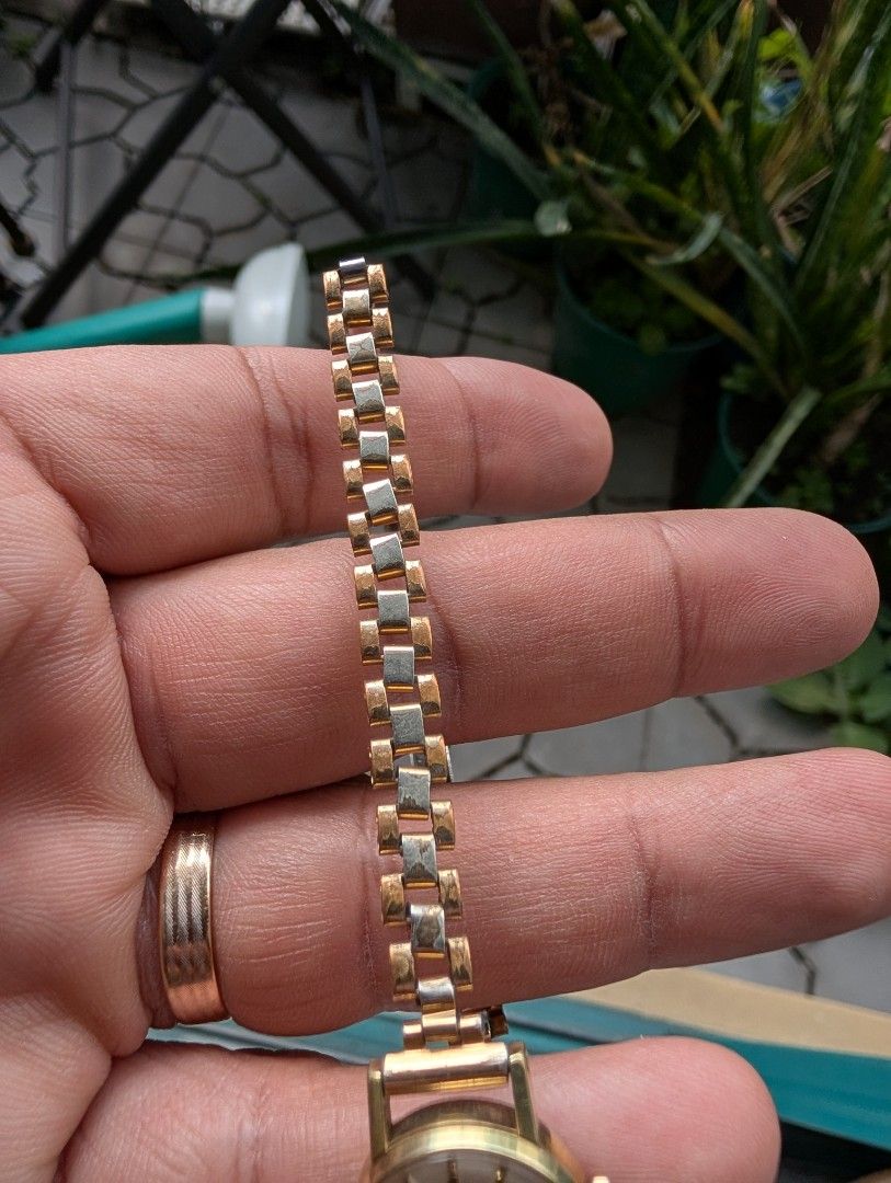 Vintage Zenith Ladies Watch (Category: Women's Watches) located in Makati City. Submitted by greatbuysmnl (Listing ID 1461616549, Image 3). Description: Vintage Zenith ladies watch 60's to mid 70's model Elegant gold-toned bracelet Classic, minimalist dial Swiss Made in good working condition, .
