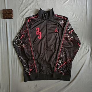 (Category: ) located in . Submitted by ajthriftfinds (Listing ID 1461687720, Image 1). Description: .