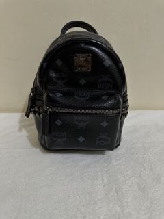 (Category: ) located in . Submitted by bagsbyshai (Listing ID 1461700594, Image 1). Description: .