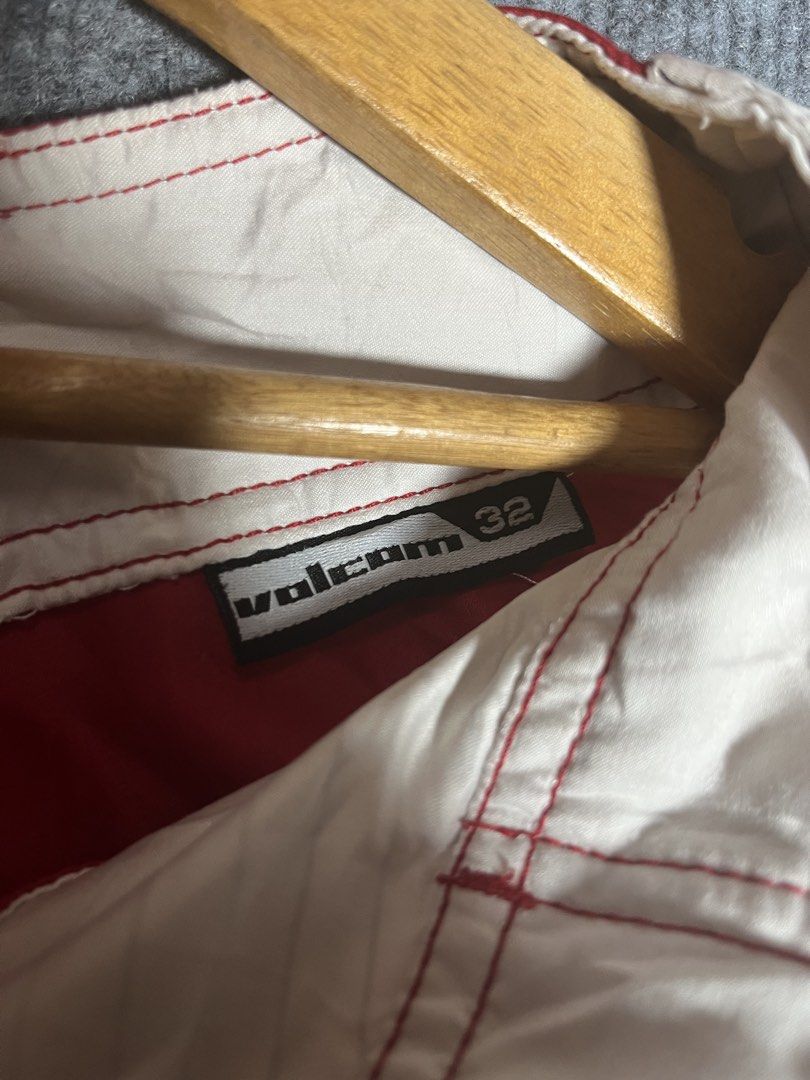 VOLCOM (Category: Shorts) located in Bangued. Submitted by seconde_official (Listing ID 1461714238, Image 3). Description: SIZE 32 on tag NO ISSUE BOARDSHORT .