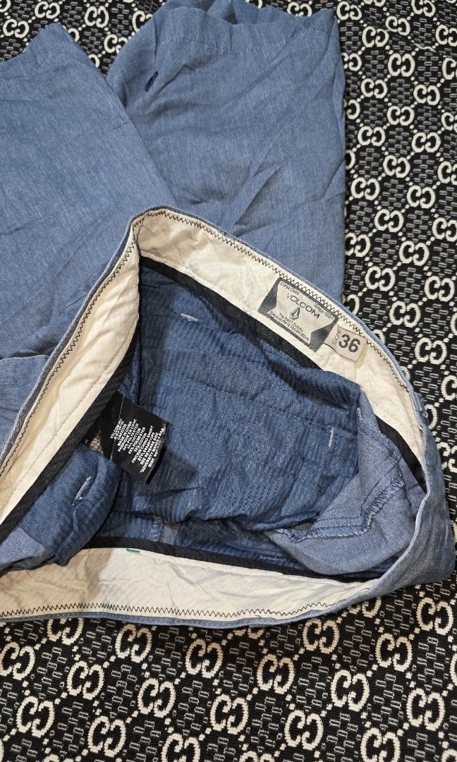 Volcom Shorts (Category: Shorts) located in Hinigaran. Submitted by thrift_street_6106 (Listing ID 1461797365, Image 3). Description: Volcom Size'35'36. Length '22'5. Exclnt cond. Non issue. Need wash only. 450+Sf.