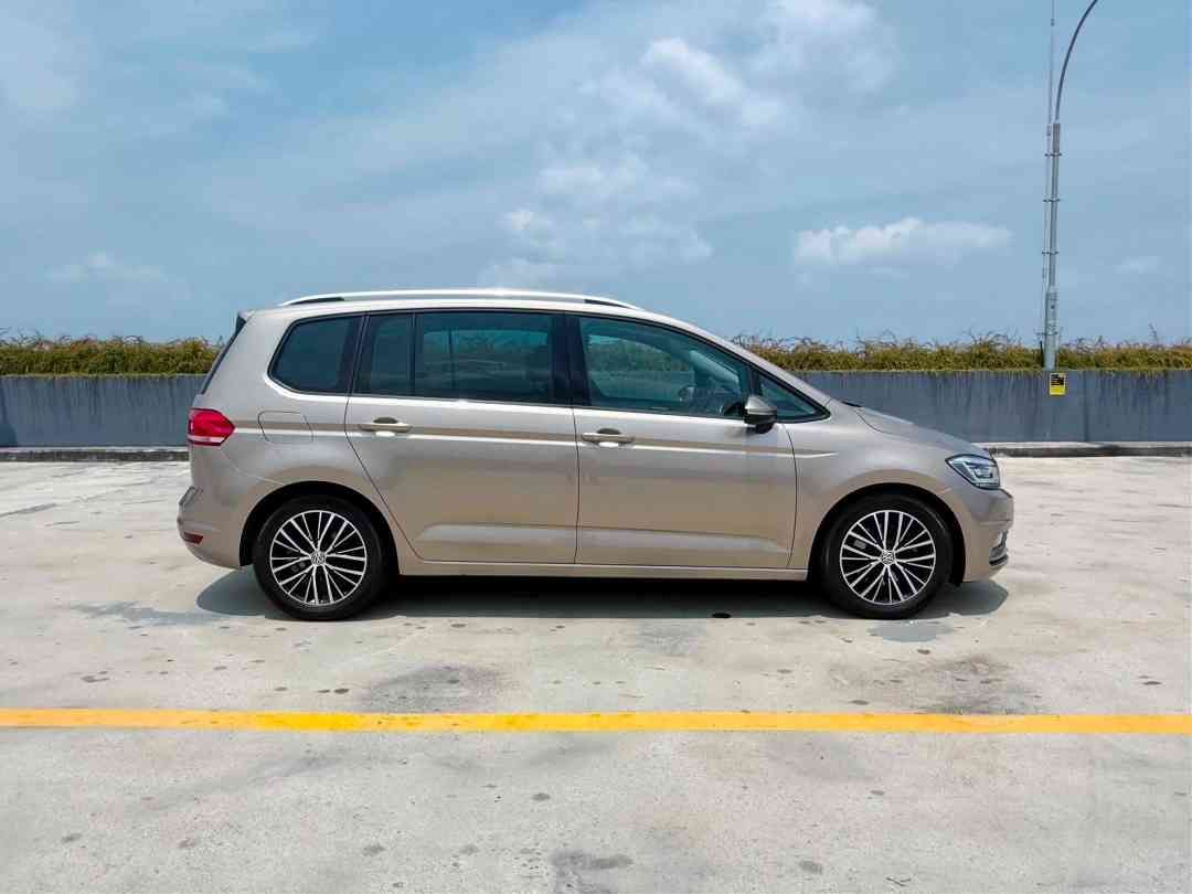 Volkswagen Touran 1.4 TSI DSG (A) (Category: Used Cars) located in Singapore. Submitted by cartimesautomobile (Listing ID 1461597335, Image 3). Description: Buy with confidence from our Certified Pre-Owned Collection. Gone through a 120-points health check, each unit is refurbished for the brand new car experience. Trade Ins are welcomed. Extended Warranty till end of the COE available too! Contact our friendly salesman today to schedule for your