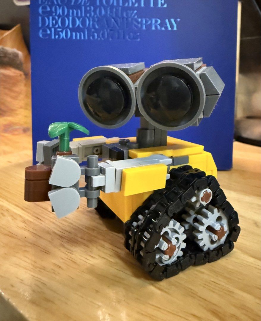 WALL E ( lego like ) (Category: Lego & Building Sets) located in Quezon City. Submitted by walmart28 (Listing ID 1461565547, Image 3). Description: WALL E figure lego like set up collectible sealed qc area SALE 599 only .