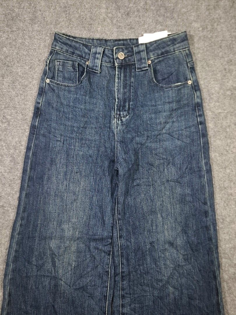 Washed Denim Baggy Wide Jeans (Category: Jeans) located in Las Pinas. Submitted by nevergetsold.ph (Listing ID 1461748411, Image 3). Description: Washed Denim Baggy Wide Jeans Dimentions (inches) Waist: 28 Length: 38 Thigh: 11 Leg Opening: 13 Issues: none.