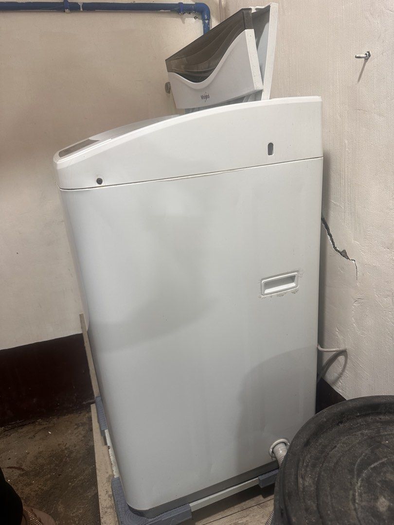 Whirlpool 6.5kg Top Load Washing Machine (Category: Washing Machines and Dryers) located in Manila. Submitted by zuripot0726 (Listing ID 1461585824, Image 2). Description: RUSH SALE! Whirlpool 6.5kg Washing Machine 💵 ₱7000 (may bawas pa kung kukunin ngayon!) - 6.5kg Capacity - Multiple Wash Programs: Normal, Delicate, Quick Wash, Jeans - Energy Saver Mode - Easy-to-Use Control Panel - In excellent working condition ✅ used for 2 years only ✅ neve