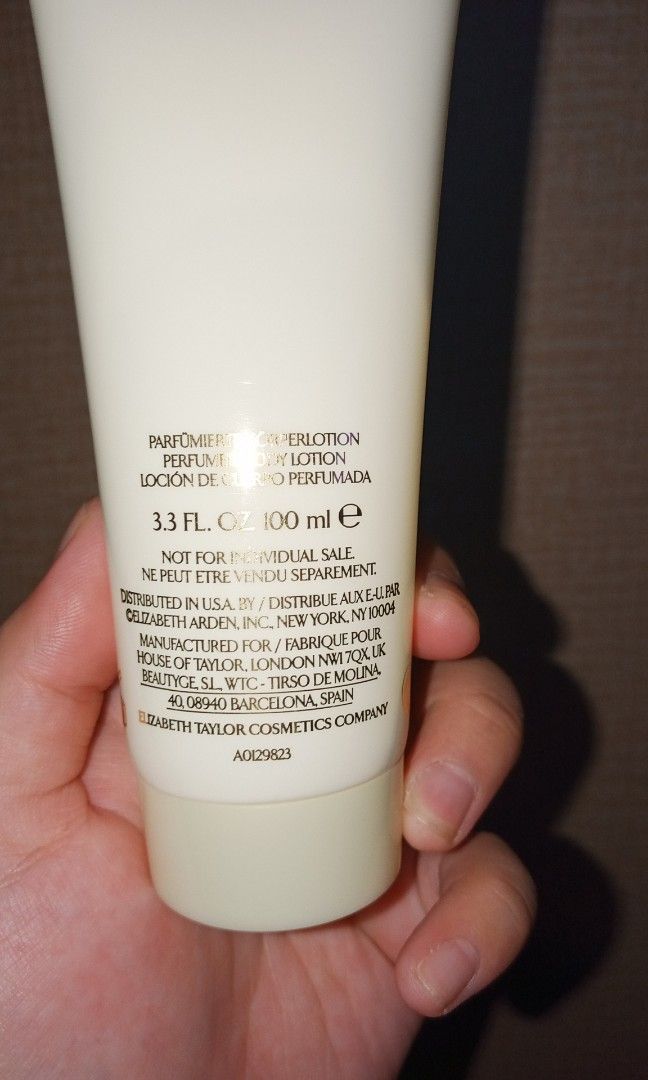 White Diamonds Perfume Lotion By: Elizabeth Taylor (Category: Ear Care) located in Caloocan City. Submitted by kcarielle_ (Listing ID 1461636929, Image 2). Description: No box, Padala from US 🇺🇸 RFS: Decluttering.