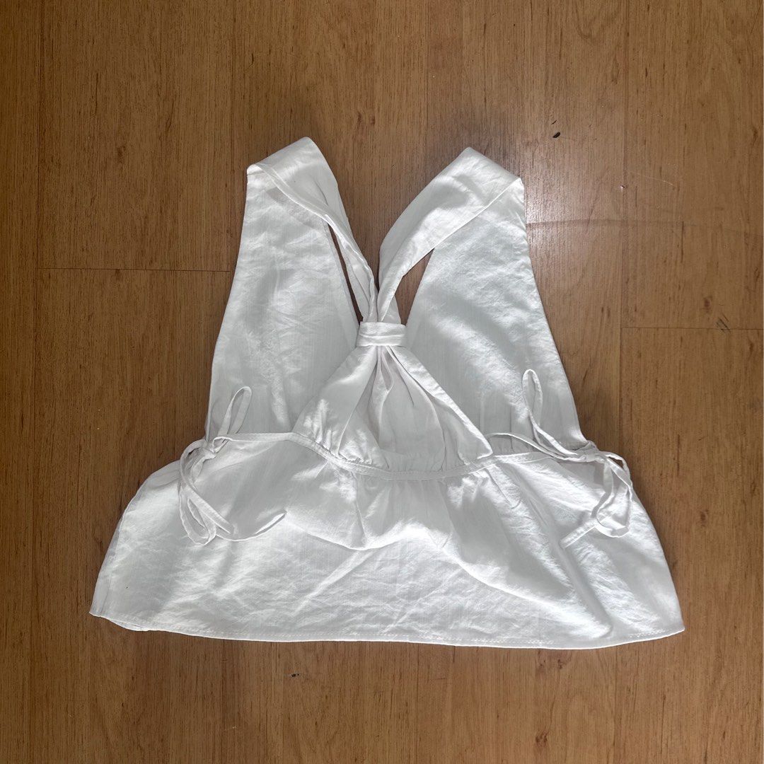 White Linen Top (Category: Sleeveless) located in Cabuyao City. Submitted by hyugaclan (Listing ID 1461655119, Image 2). Description: .
