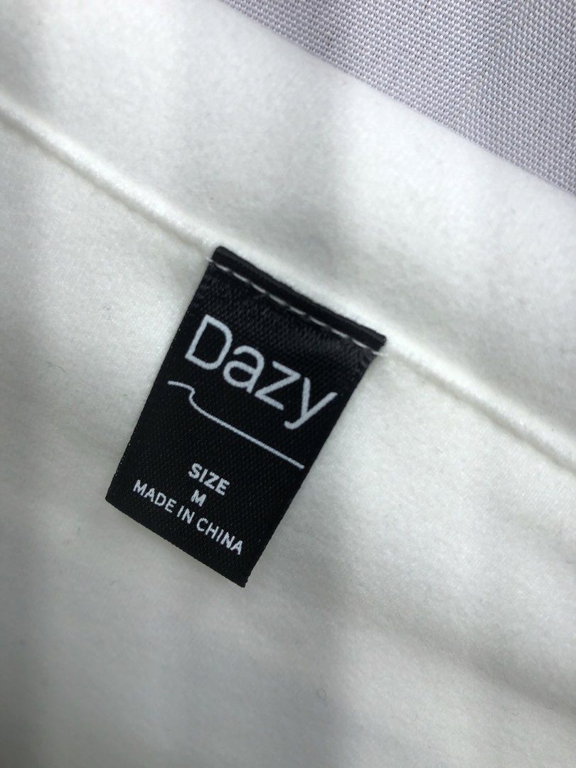 white off-the-shoulder long-sleeve top (Category: Longsleeves) located in Cagayan de Oro. Submitted by itzme_cing (Listing ID 1461691068, Image 2). Description: .