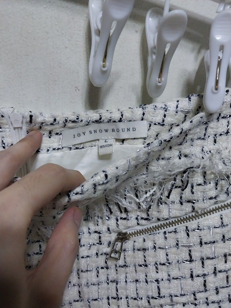 White Tweed Fringed Short (Category: Skirts) located in Manila. Submitted by PrinceDani.Clothing (Listing ID 1461641345, Image 3). Description: white tweed short size 31-32in width 11in length excellent condition .