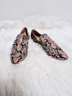 (Category: ) located in . Submitted by esorfashionboutique (Listing ID 1461564205, Image 1). Description: .