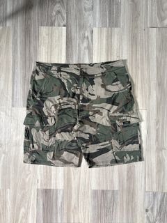 (Category: ) located in . Submitted by thriftdrip.402 (Listing ID 1461703582, Image 1). Description: .