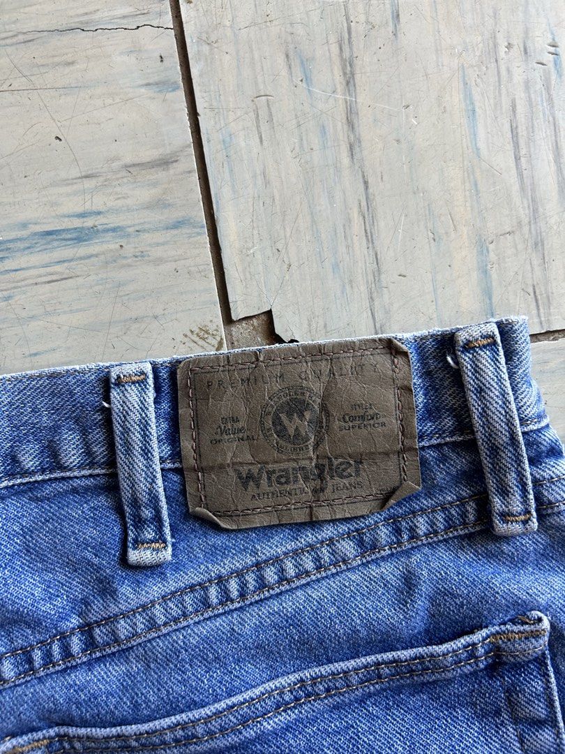 Wrangler jorts (Category: Shorts) located in Cavite. Submitted by arvinroderos (Listing ID 1461573139, Image 3). Description: Wrangler waist 34 length 21 leg opening 11.5 as new 550.