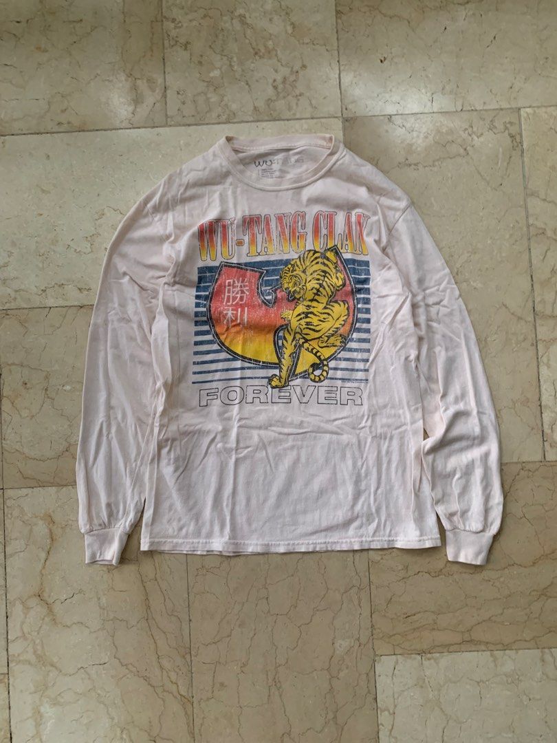 Wu tang long sleeve (Category: Coats, Jackets and Outerwear) located in Calauan. Submitted by marcopollo.com (Listing ID 1461741073, Image 1). Description: Length: 28 Width: 19 Sleeve: 24.5.