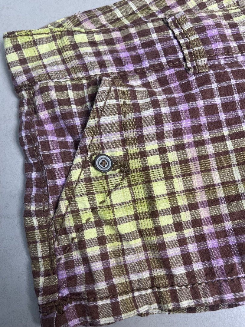 Y2k 00s checkered lowrise microshorts (Category: Shorts) located in Caloocan City. Submitted by onlyfromthepast (Listing ID 1461706254, Image 2). Description: 00s checkered lowrise micro shorts 9/10 condition Size 1 on tag Measurements 15.5x 8 inches Rise 7 inches ✅My bio before purchasing tia💕 ✅ All items are fresh from bales, Pls expect dirt,dust or stains .