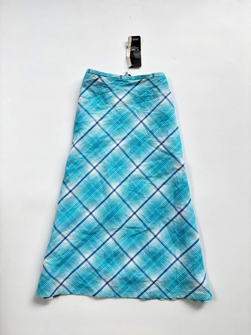 Y2k blue striped lace skirt (Category: Skirts) located in San Enrique. Submitted by getsthrift (Listing ID 1461753079, Image 1). Description: no issue 27-28 l27.