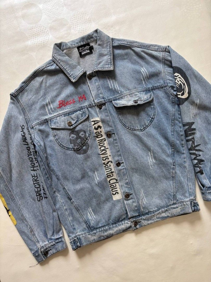 Y2K Grunge Graffiti Distressed Denim Trucker Jacket (Category: Coats, Jackets and Outerwear) located in Tacurong. Submitted by ukayutopia (Listing ID 1461631062, Image 2). Description: Y2K Grunge Graffiti Distressed Denim Trucker Jacket ‎ ‎Dimes: W24.5×L27 ‎Condition: Excellent ‎Color rate: 9/10 ‎Size on tag: Large ‎Issue: None.