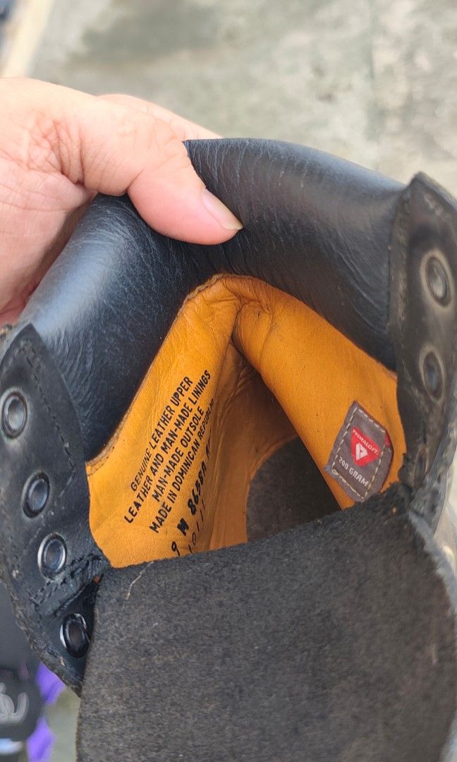 Y2K Timberland Black size 9US men leather boots (Category: Boots) located in Villasis. Submitted by znivvthrift (Listing ID 1461606011, Image 3). Description: This item is Pre loved item slightly used po..