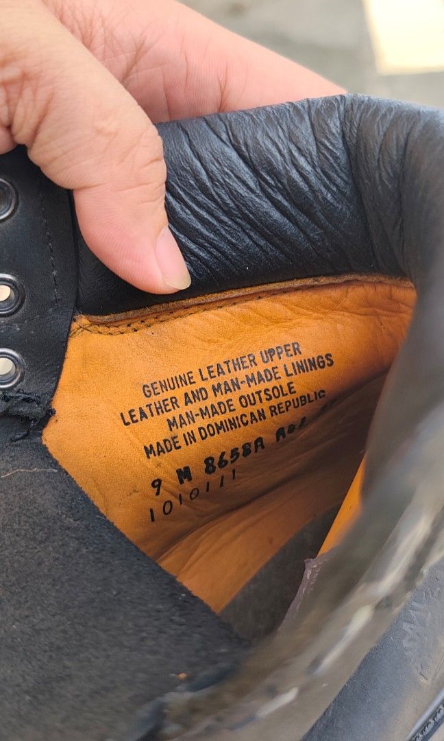 Y2K Timberland Black size 9US men leather boots (Category: Boots) located in Villasis. Submitted by znivvthrift (Listing ID 1461606011, Image 2). Description: This item is Pre loved item slightly used po..