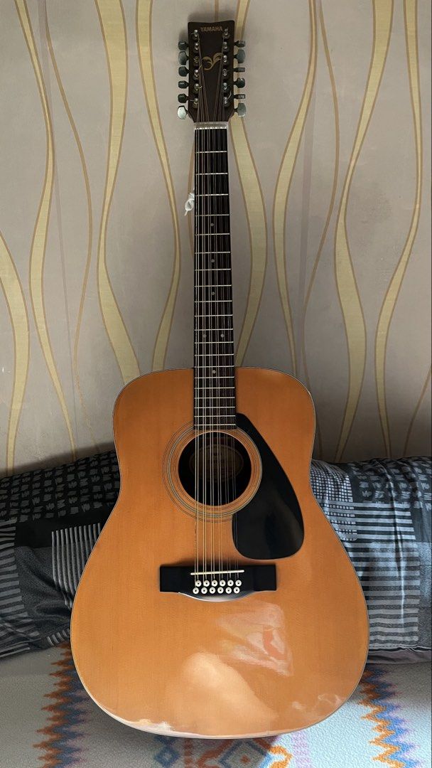 Yamaha Fg-411-12 (Category: Other Audio Equipment) located in Manila. Submitted by gracediola_18 (Listing ID 1461649278, Image 1). Description: 12 strings in good condition no issue .