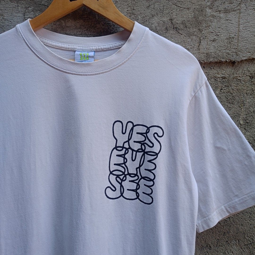 YESEYESEE WHITE (Category: Tshirts & Polo Shirts ) located in Koronadal. Submitted by thriflex.29 (Listing ID 1461695169, Image 3). Description: YESEYESEE WHITE Size On Tag: Large Measurements: Width 21.5 Length 27 Condition: 9.5/10 - As New Condi Colorate: 9.5/10 No Issue Mine: 400.