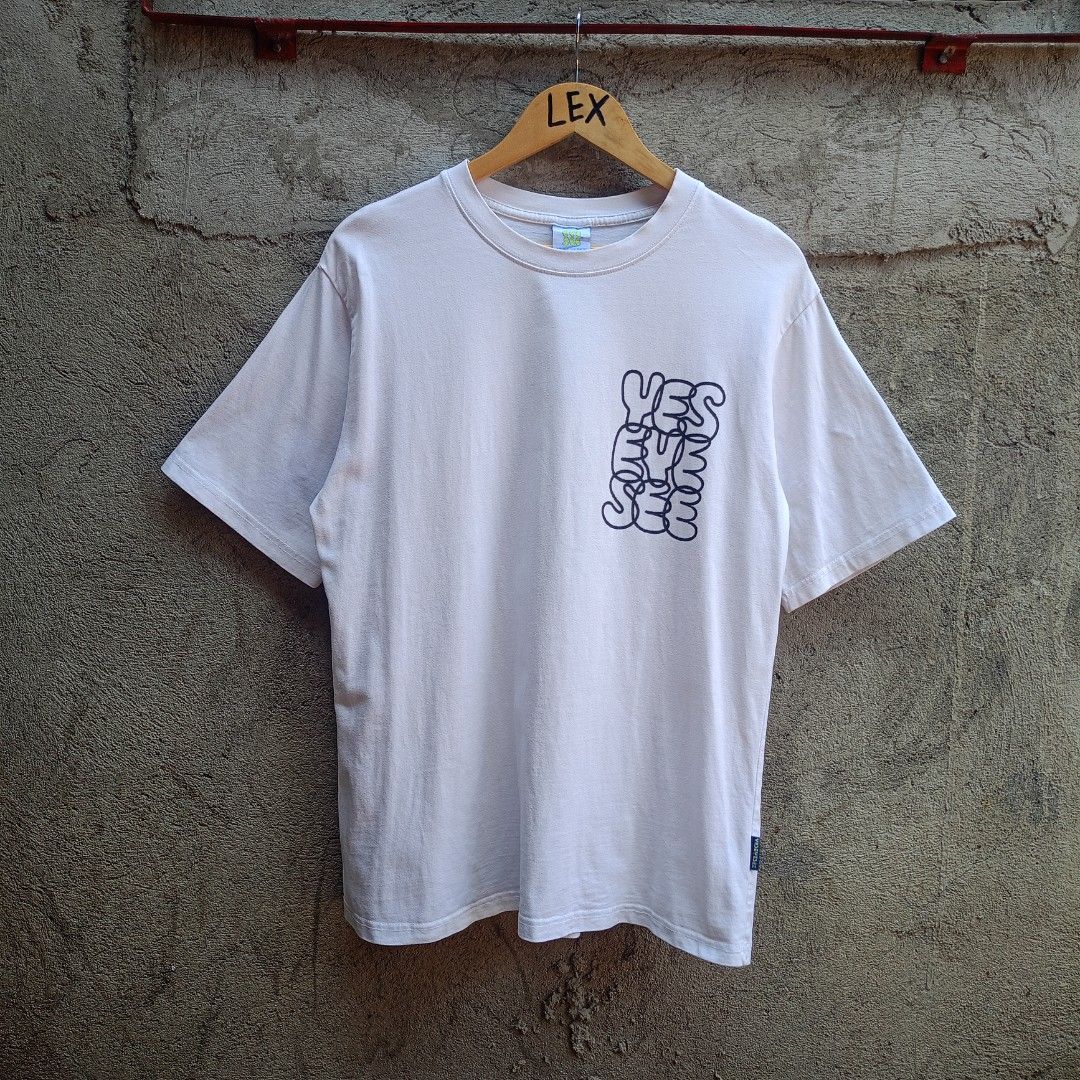 YESEYESEE WHITE (Category: Tshirts & Polo Shirts ) located in Koronadal. Submitted by thriflex.29 (Listing ID 1461695169, Image 1). Description: YESEYESEE WHITE Size On Tag: Large Measurements: Width 21.5 Length 27 Condition: 9.5/10 - As New Condi Colorate: 9.5/10 No Issue Mine: 400.