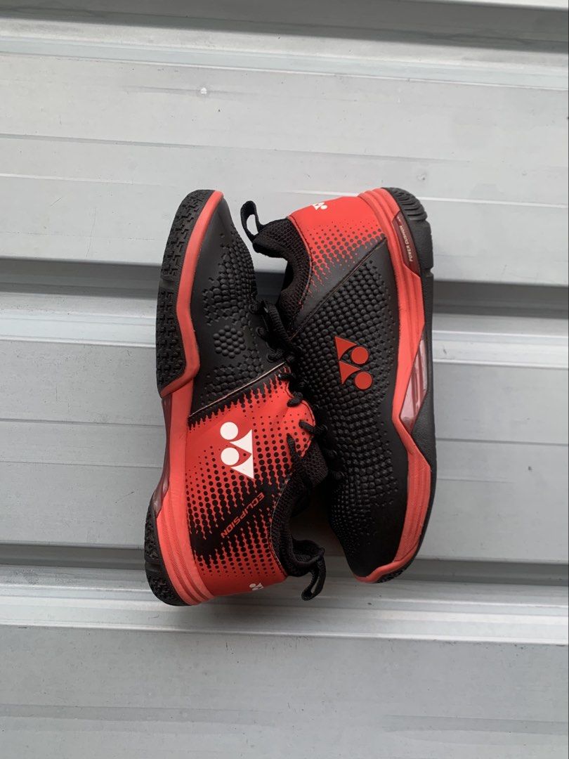 Yonex Power Cushion Eclipsion Z2 (Category: Sneakers) located in Marikina City. Submitted by azaero (Listing ID 1461708205, Image 2). Description: Size Men’s US 7 / cm 25 / Euro 39.5 Excellent Condition no issues.