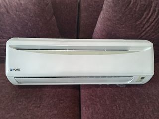 (Category: ) located in . Submitted by 2ndhand_aircond (Listing ID 1461713574, Image 1). Description: .