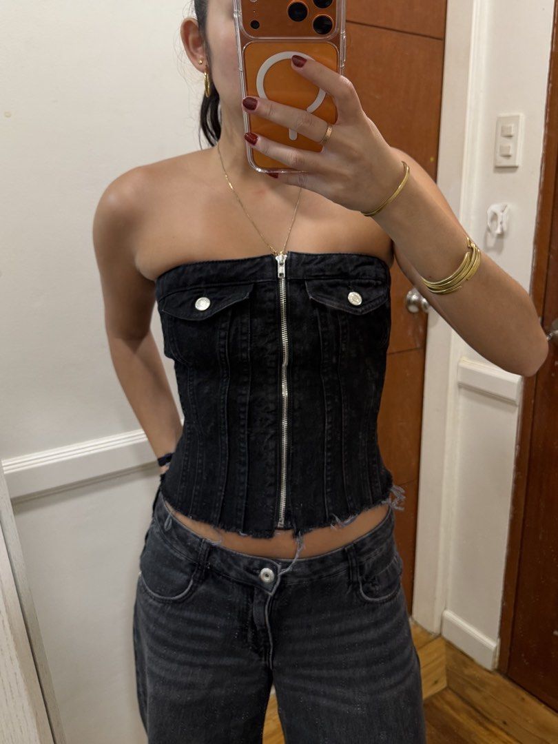 Zara back denim corset like zip up top (Category: Others Tops) located in Manila. Submitted by beysclosett (Listing ID 1461657633, Image 2). Description: - only used twice / good condition - body hugging but comfy - flattering .