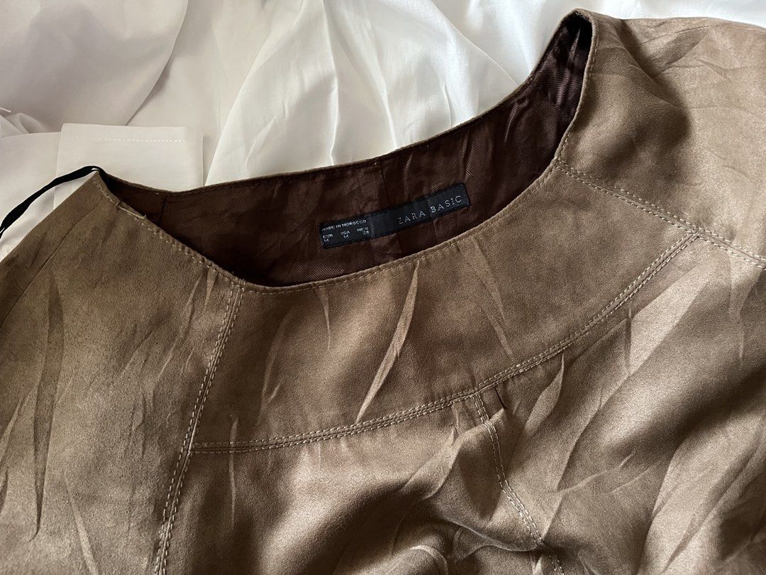 Zara Basic Faux Suede Brown Dress (Category: Dresses) located in Cebu City. Submitted by coffeejellyace (Listing ID 1461635042, Image 2). Description: Size: M -Fully lined shift dress -Faux suede -100% Polyester RFS: Doesn’t fit :(.