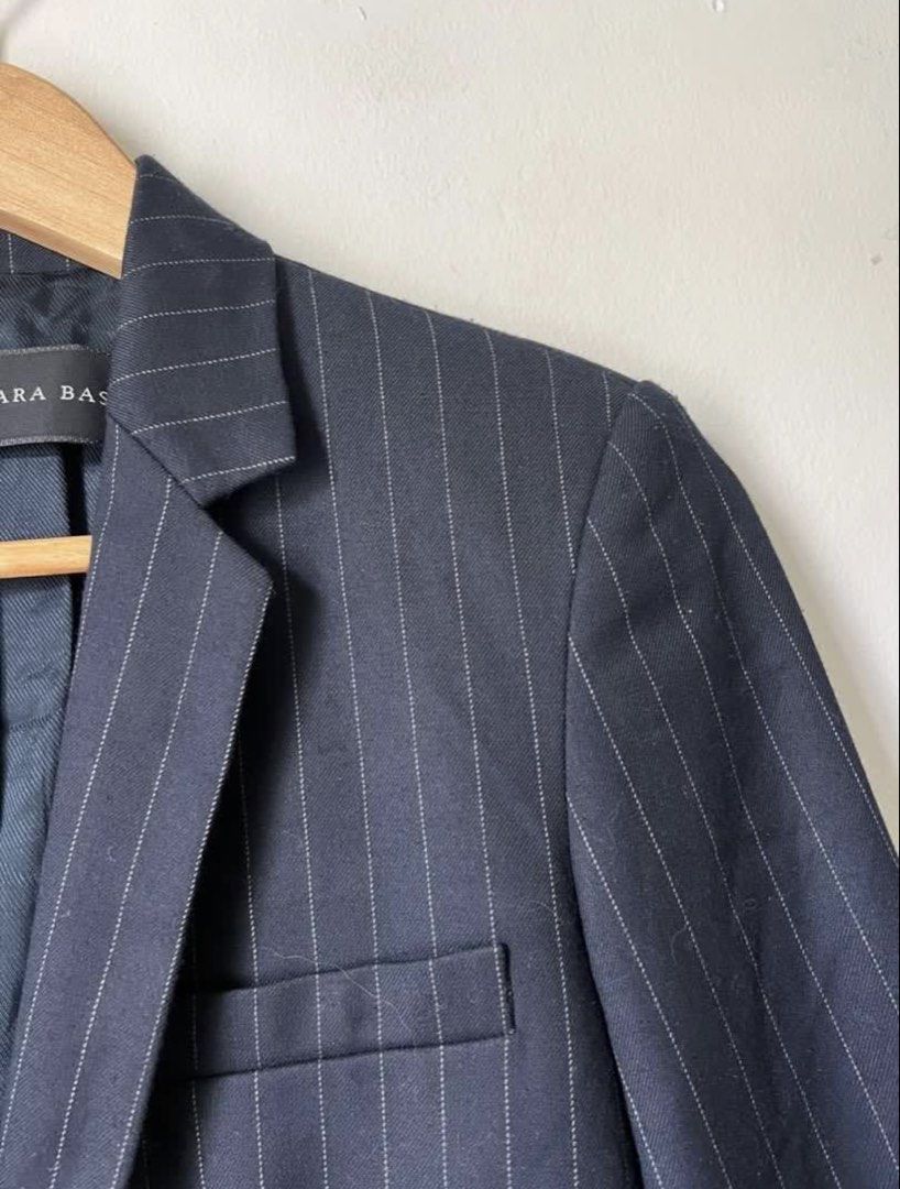 Zara Basic Pinstripe Blazer - Navy Blue XS (Category: Coats, Jackets and Outerwear) located in Taguig. Submitted by Rveebee (Listing ID 1461720606, Image 3). Description: - Classic pinstripe blazer from Zara Basic - Single button closure - Two front pockets - Fully lined - Perfect for work or a night out - Pairs well with trousers or a skirt .