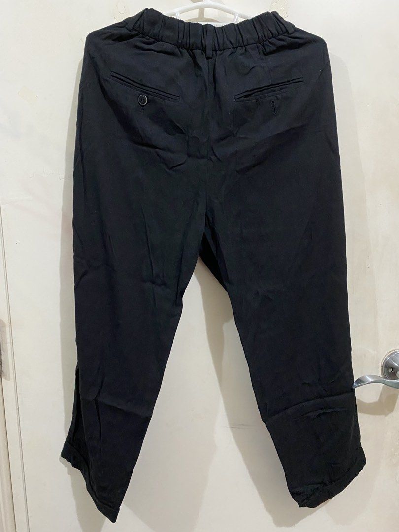 Zara Black Pants (Category: Other Bottoms) located in Taguig. Submitted by maly01_ (Listing ID 1461565387, Image 3). Description: dm for inquiries :).
