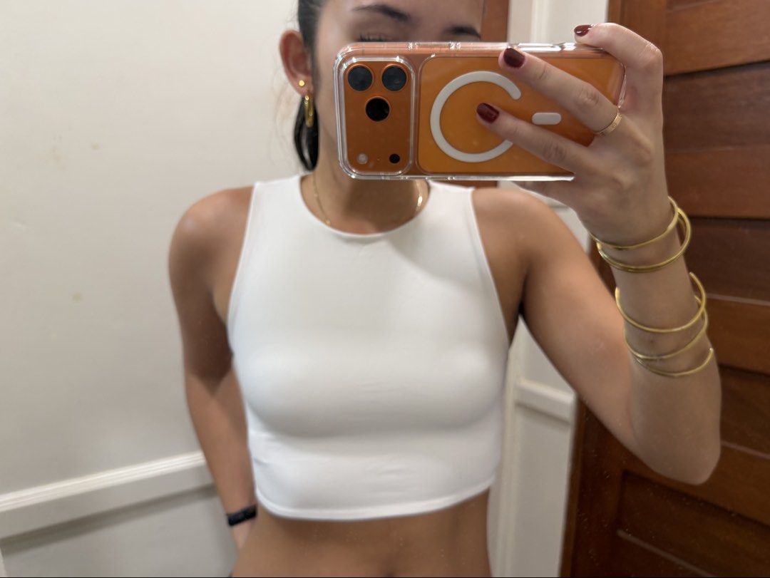 Zara Cropped Sleevless Top (Category: Others Tops) located in Manila. Submitted by beysclosett (Listing ID 1461664699, Image 1). Description: - never used - stretchy & soft! .