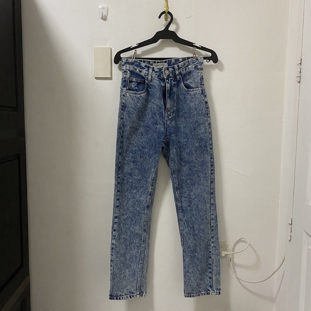 Zara Dark Blue Mom Fit Jeans (Category: Jeans) located in Manila. Submitted by booksandstuffmnl (Listing ID 1461749979, Image 1). Description: ♡ all items are preloved, please manage your expectations ♡ description: - no flaws - price is negotiable! sizing details - waist width: 26 in - overall length: 38 in note: - all items are preloved and/or thrifted, please manage your expectations - less ₱50 for all purchases above ₱1000 - pm if you need to