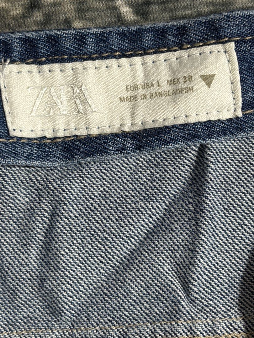 Zara Denim Stretch Top (Category: Sleeveless) located in Manila. Submitted by bianxaakes (Listing ID 1461686495, Image 2). Description: - large size - like new, used only once! - delivery shouldered by buyer - mop: gcash / bank transfer.