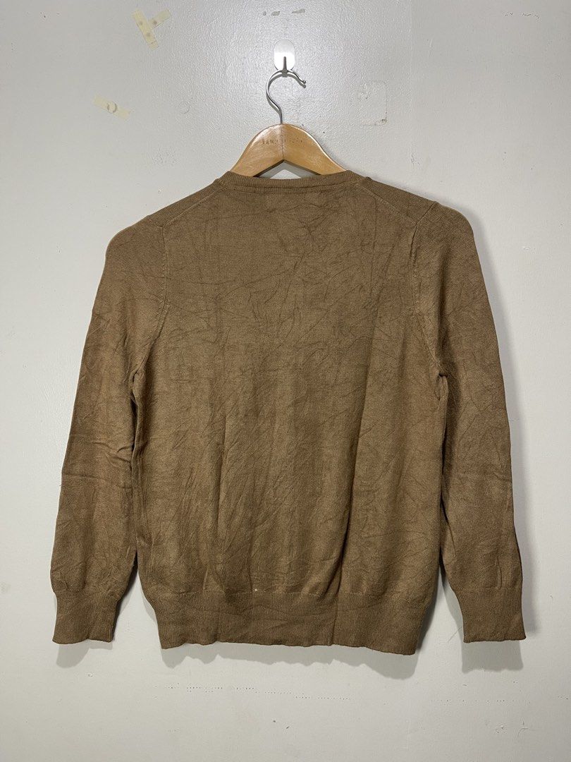 Zara Extra Fine Knit Crew Neck Cardigan (Category: Coats, Jackets and Outerwear) located in Davao. Submitted by yannrussel00 (Listing ID 1461610956, Image 2). Description: Size Small on tag Dimes W17 x L22 laid flat Condition 9.5/10 Color Brown Flaw: very minimal lang po parang napaso siya. Hindi naman butas. .