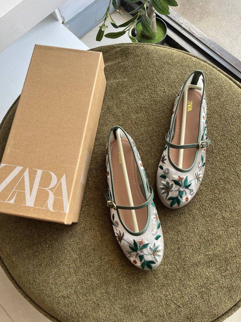 Zara Flats (Category: Flats & Sandals) located in Binan City. Submitted by pinkykeenshop (Listing ID 1461765946, Image 1). Description: .
