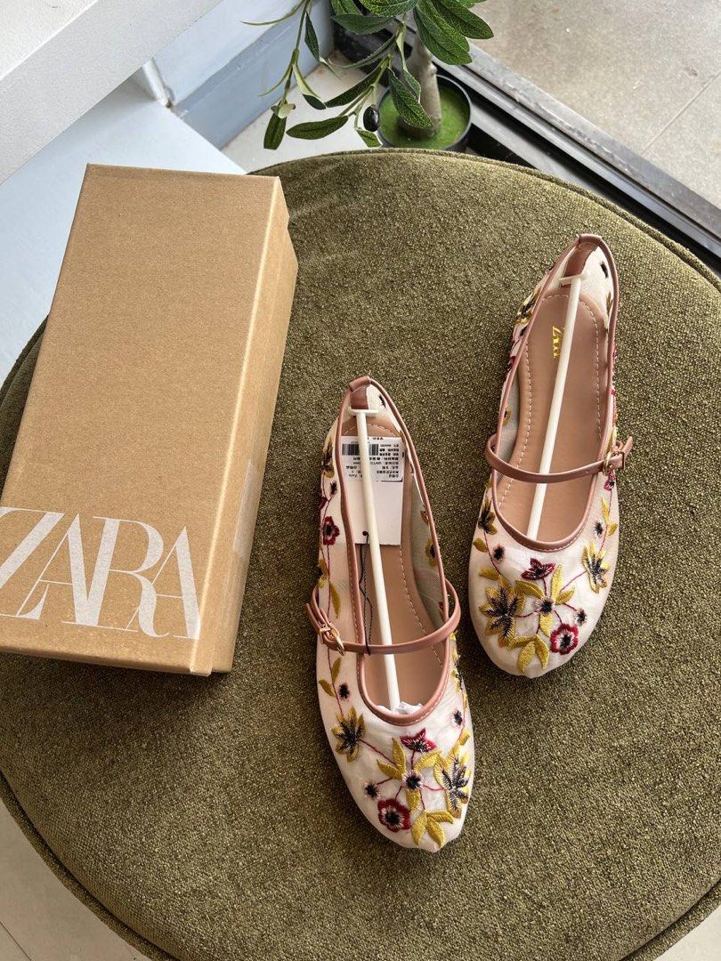 Zara Flats (Category: Flats & Sandals) located in Binan City. Submitted by pinkykeenshop (Listing ID 1461766046, Image 1). Description: .