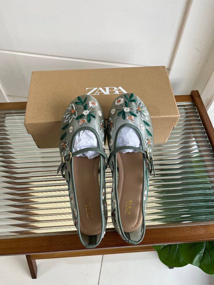Zara Flats Embroidered (Category: Flats & Sandals) located in Manila. Submitted by beagaela (Listing ID 1461636495, Image 1). Description: Size 36-40 available.