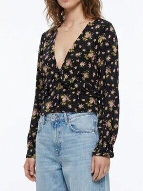 Zara Floral Blouse (slim med) brand new (Category: Longsleeves) located in Baguio. Submitted by baguiogurl2 (Listing ID 1461703568, Image 2). Description: ⛳️Fixed Price ⛳️ganda sis, on the go top💕 ⛳️No when worn, if in doubt, do not buy 📭Ships from Mandaluyong.