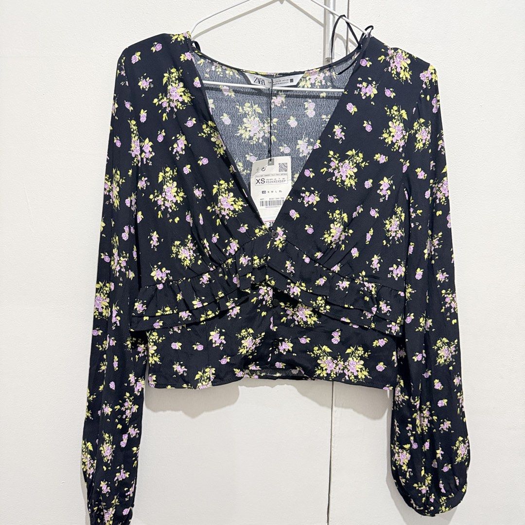 Zara Floral Blouse (slim med) brand new (Category: Longsleeves) located in Baguio. Submitted by baguiogurl2 (Listing ID 1461703568, Image 3). Description: ⛳️Fixed Price ⛳️ganda sis, on the go top💕 ⛳️No when worn, if in doubt, do not buy 📭Ships from Mandaluyong.