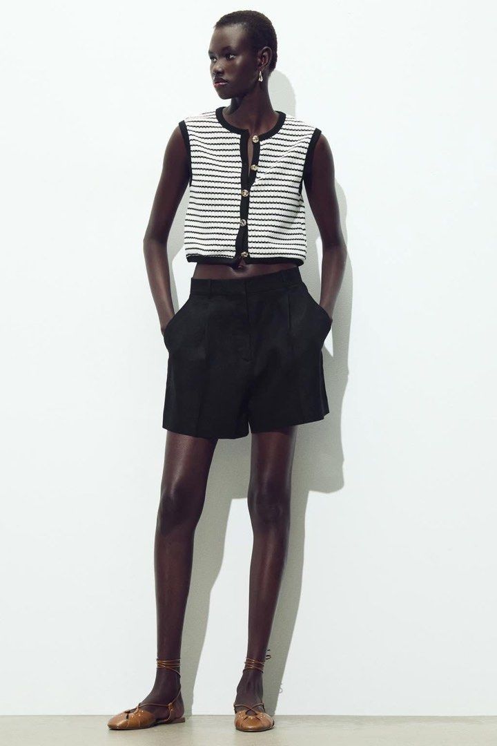 Zara Jacquard Button Waistcoat Top (Category: Sleeveless) located in Quezon City. Submitted by live_louisee (Listing ID 1461570022, Image 2). Description: used once elegant and chic fit.