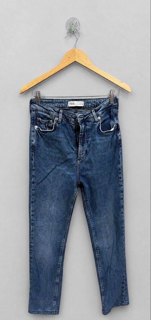 Zara Jeans (Category: Jeans) located in Quezon City. Submitted by mhanelski (Listing ID 1461674529, Image 1). Description: Twice lng nagamit.