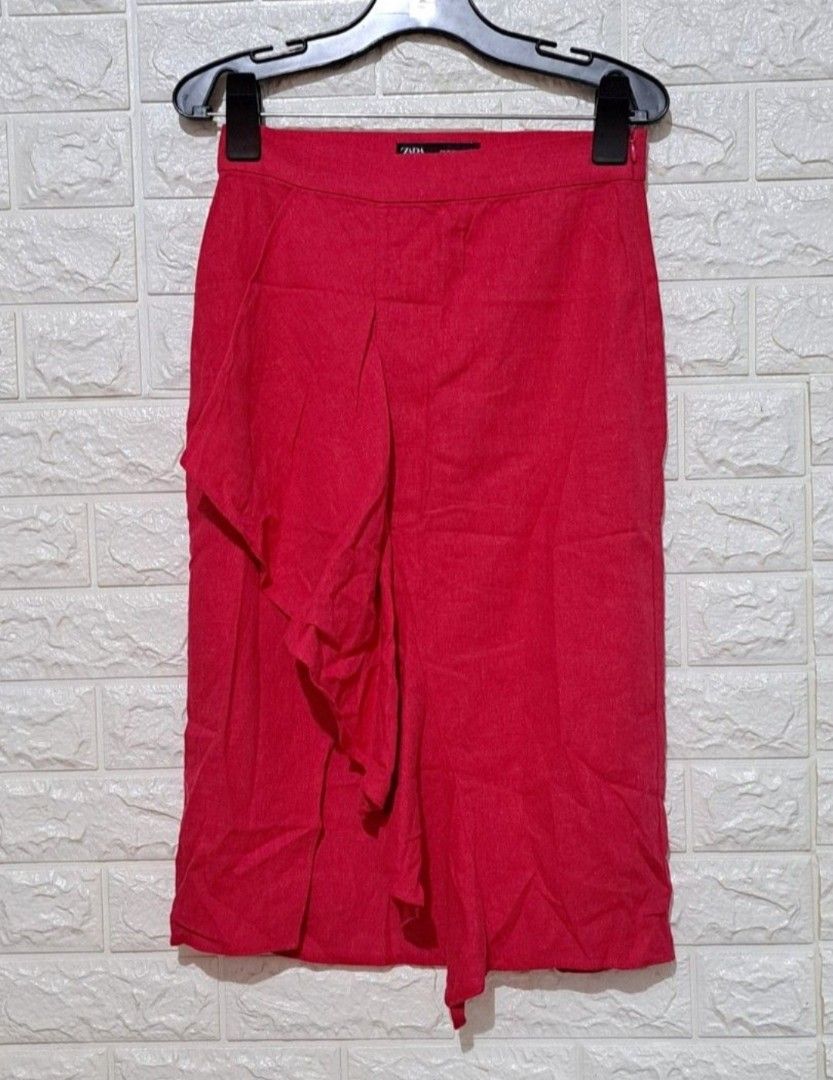 Zara Linen Skirt with Ruffle (Category: Skirts) located in Taguig. Submitted by authprelovedonlineshop2 (Listing ID 1461622188, Image 2). Description: Zara Linen Skirt with Ruffle Like new Waist 26 Php488 🍀All items are preloved unless stated as brand new. 🍀Please manage your expectations. Major flaws will be indicated, if any. 🍀Color may vary due to lightning and photography. 🍀Always read the caption for details. 🍀NO TO JOY RESERVER AND BOG