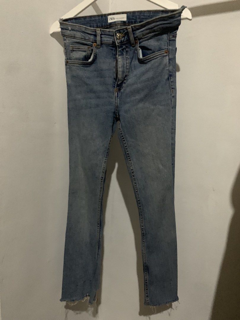 Zara pants size 26 to 27 (Category: Jeans) located in Manila. Submitted by spaceshop12345 (Listing ID 1461695143, Image 2). Description: .