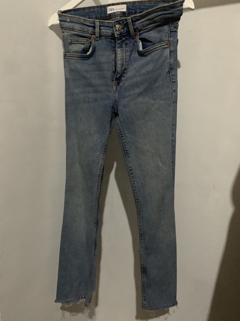 Zara pants size 26 to 27 (Category: Jeans) located in Manila. Submitted by spaceshop12345 (Listing ID 1461695143, Image 1). Description: .
