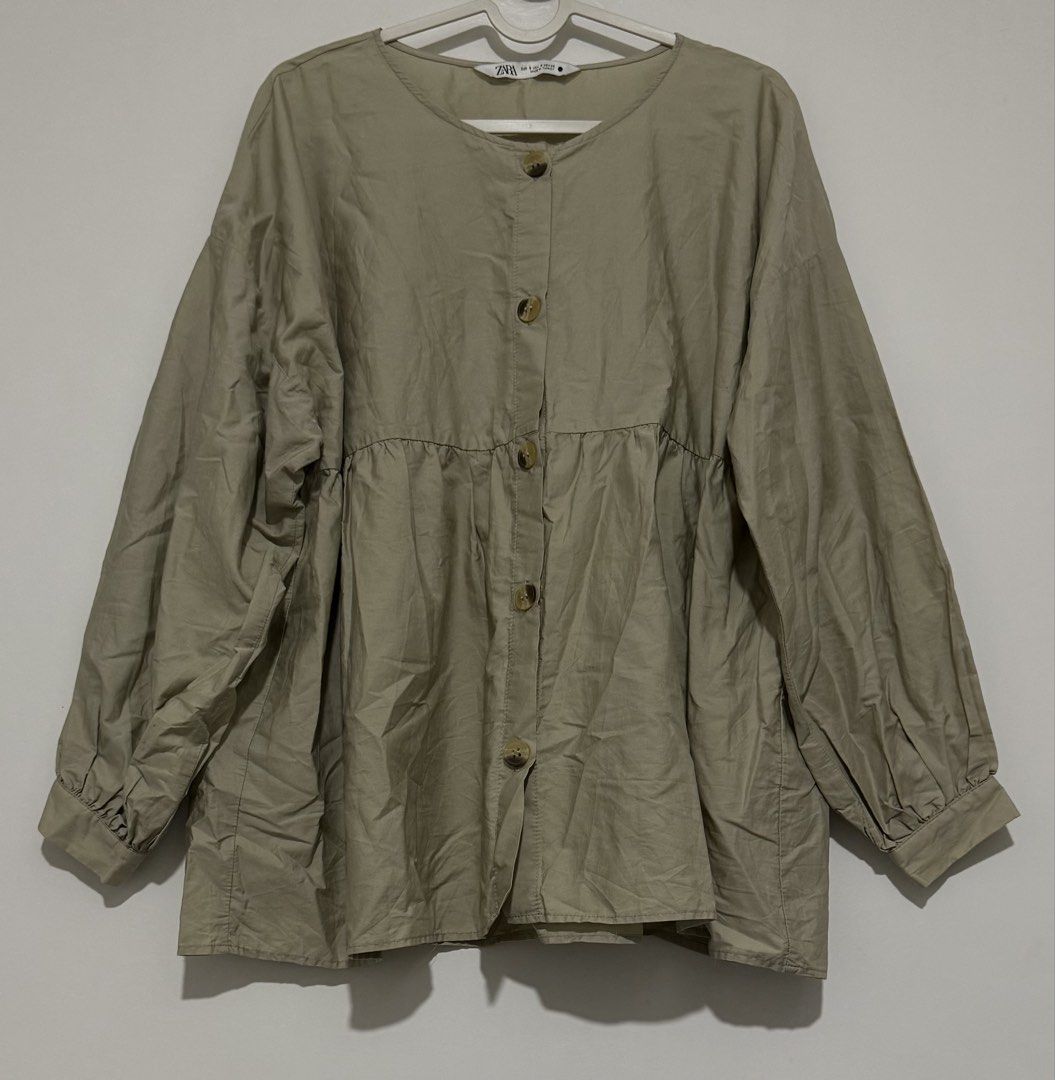 Zara Poplin Gathered Sleeve Buttondown Blouse (Category: Longsleeves) located in Naga. Submitted by tiindahunts (Listing ID 1461685232, Image 2). Description: From Hongkong box!.