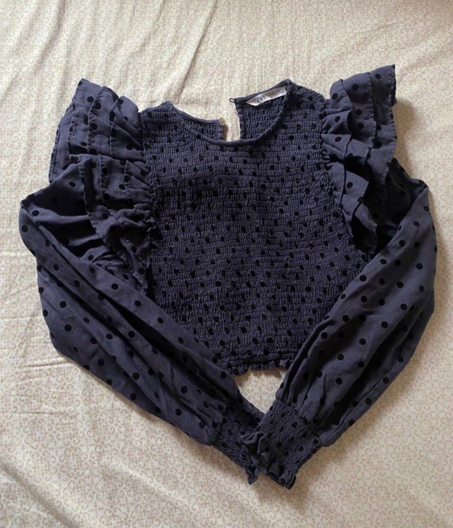ZARA RUFFLES LONGSLEEVES (Category: Longsleeves) located in Quezon City. Submitted by kuuselasy53849 (Listing ID 1461788191, Image 2). Description: ZARA XS LIKE NEW.