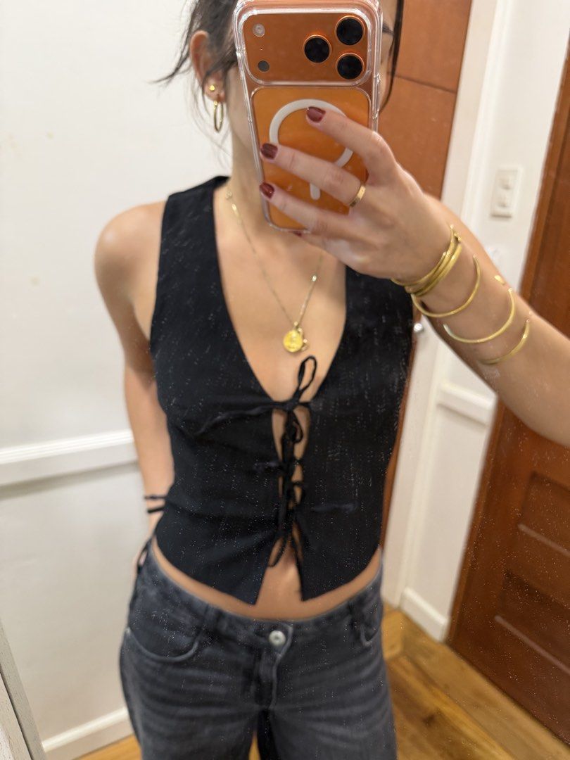Zara Tied Vest Top (Category: Others Tops) located in Manila. Submitted by beysclosett (Listing ID 1461768533, Image 2). Description: - only used once - super good condition - thick fabric .